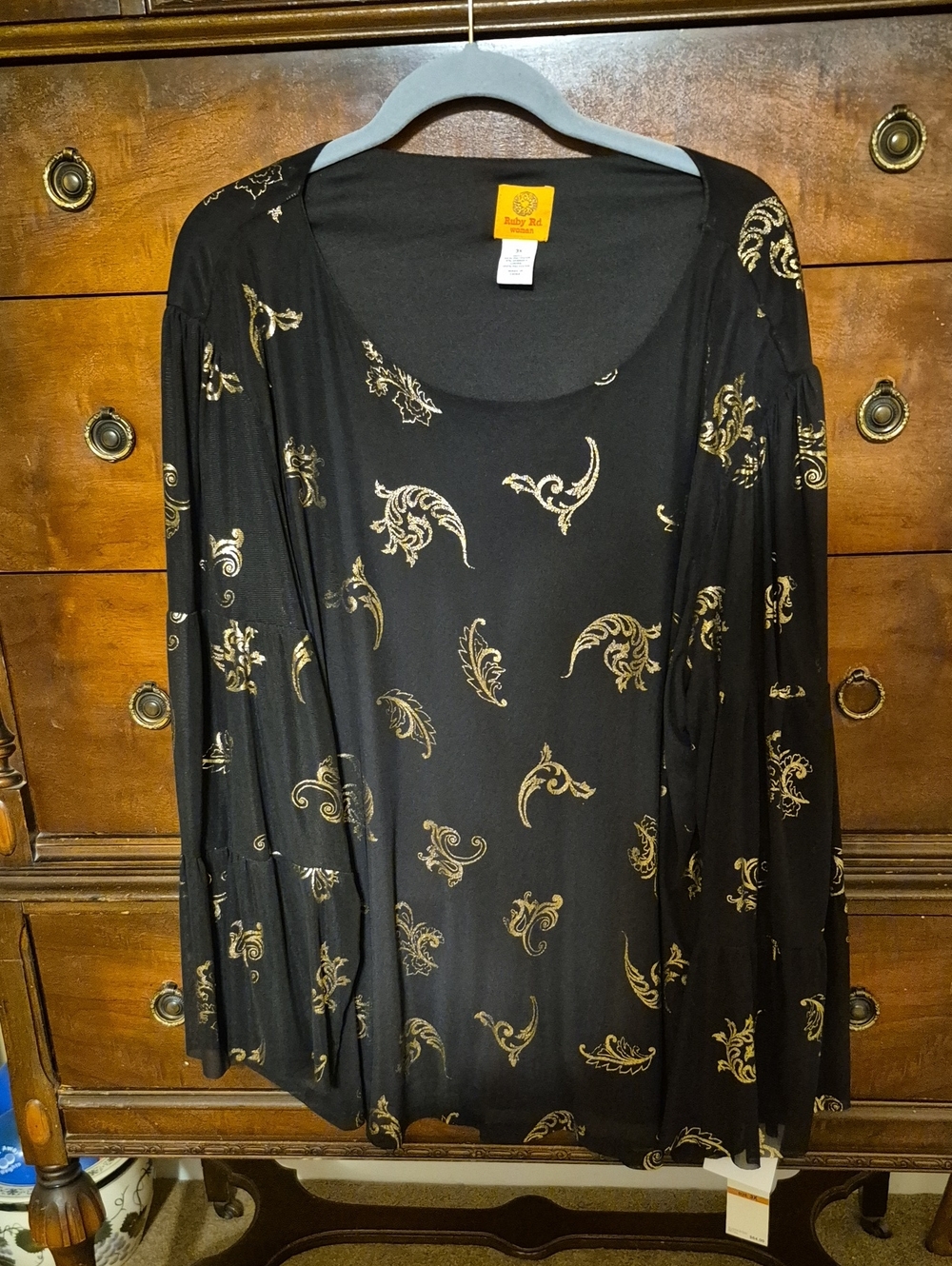 Ruby Rd Soft Scoop Neck Black Top with Gold Print - Women 3x. Ruffled Sleeve - Picture 1 of 2